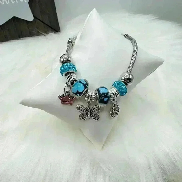Cute Butterfly Charm Bracelet Blue theme - Picture 1 of 4